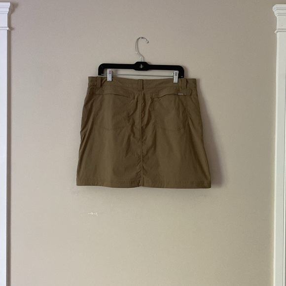 Eddie Bauer Tan Khaki Neutral Cargo Skort Size 12 - Picture 9 of 16